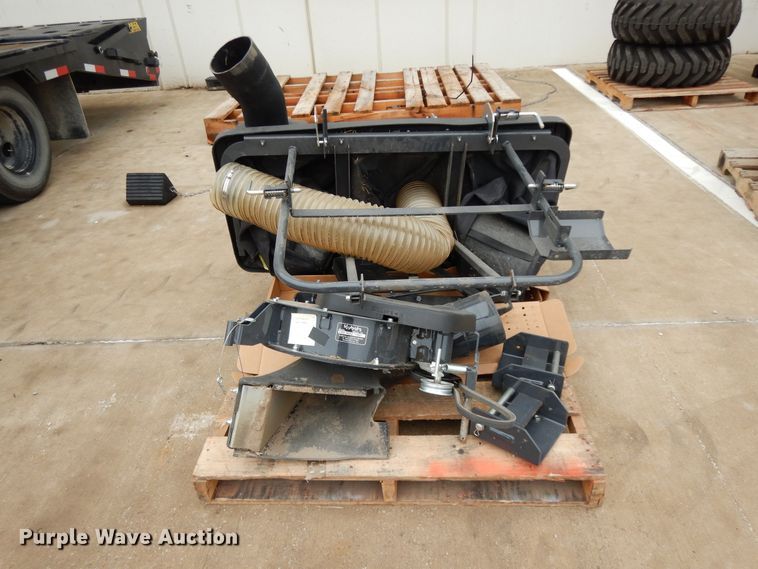 image for item HR9586 Kubota GCK54-700ZA grass bagger