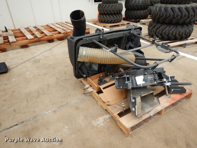 image for item HR9586 Kubota GCK54-700ZA grass bagger