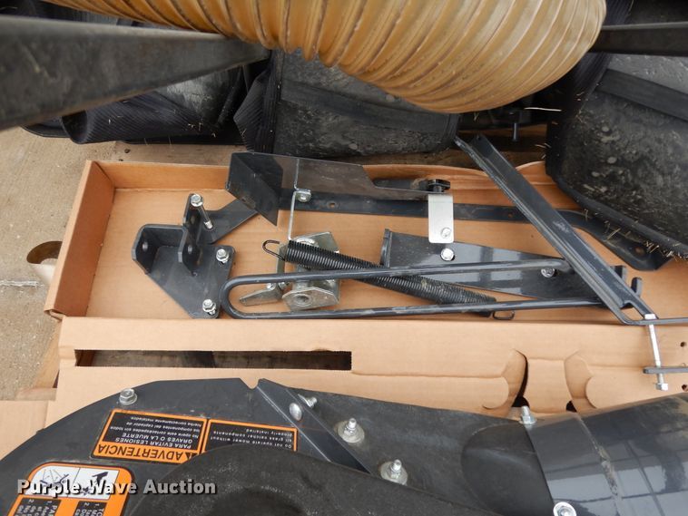 image for item HR9586 Kubota GCK54-700ZA grass bagger