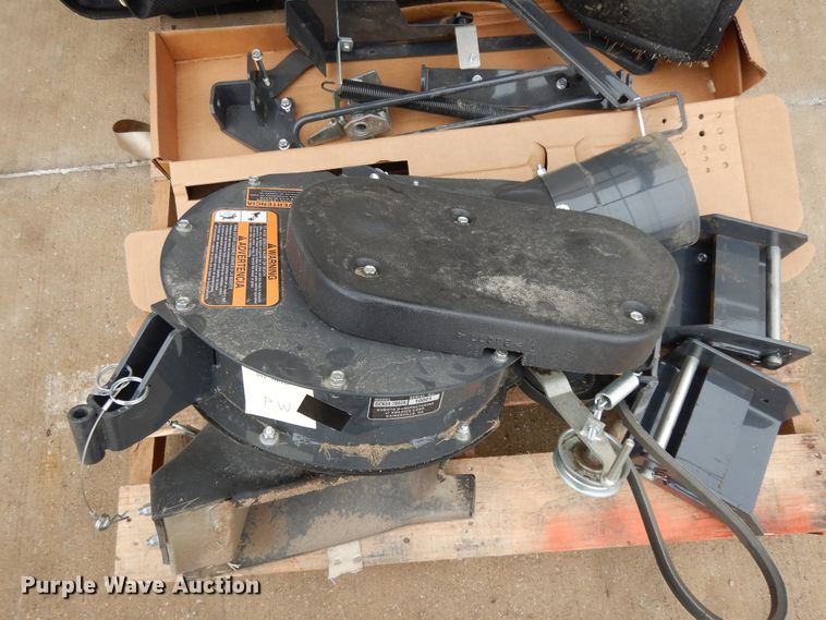 image for item HR9586 Kubota GCK54-700ZA grass bagger