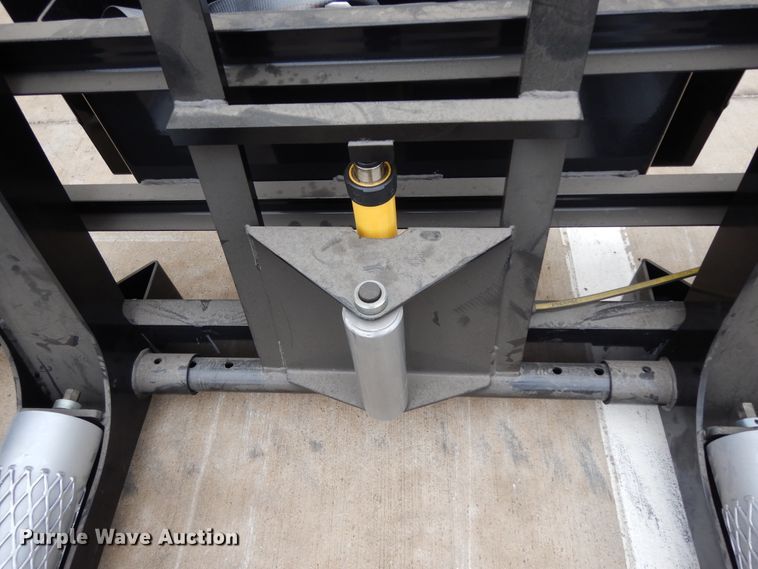image for item HR9597 K-Line KL30100 tractor tire handler