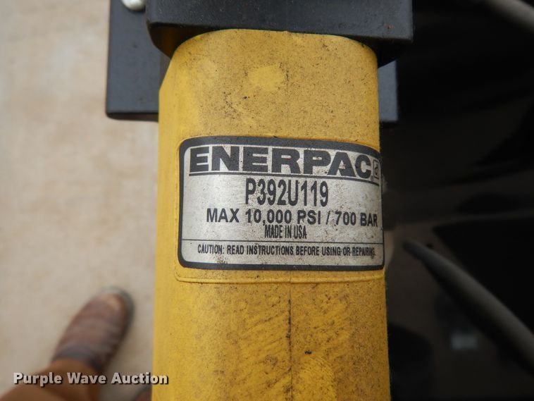 image for item HR9597 K-Line KL30100 tractor tire handler