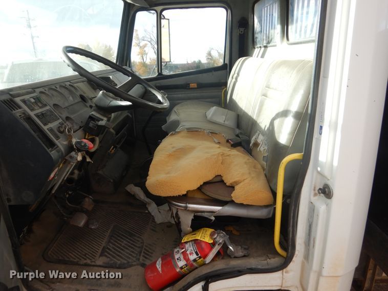 image for item HS9368 1995 Freightliner FL60  dump flatbed truck