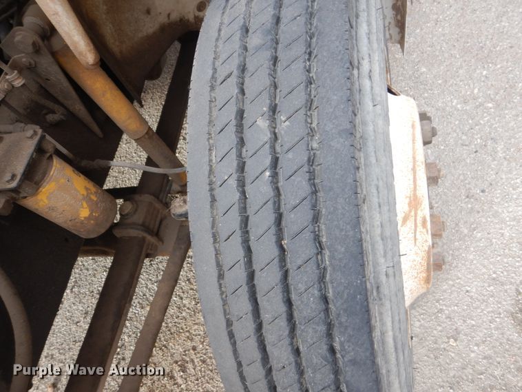 image for item HS9368 1995 Freightliner FL60  dump flatbed truck