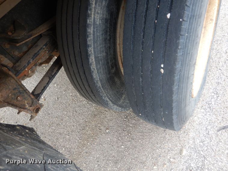 image for item HS9368 1995 Freightliner FL60  dump flatbed truck