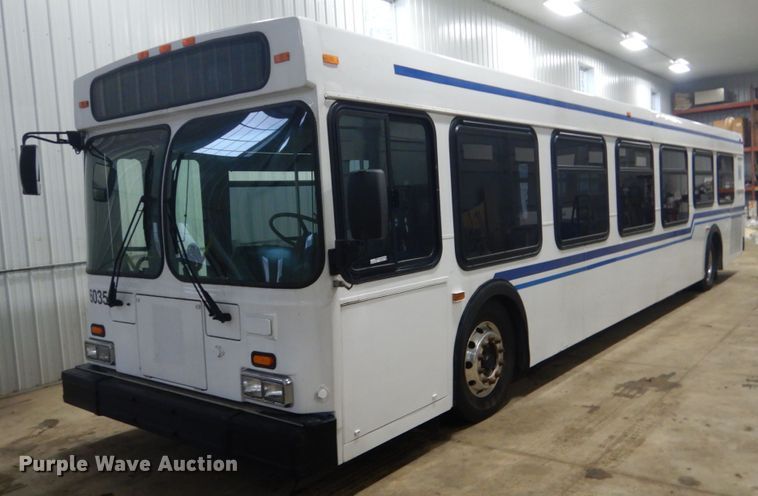 image for item HS9379 2003 New Flyer D40LF  shuttle bus