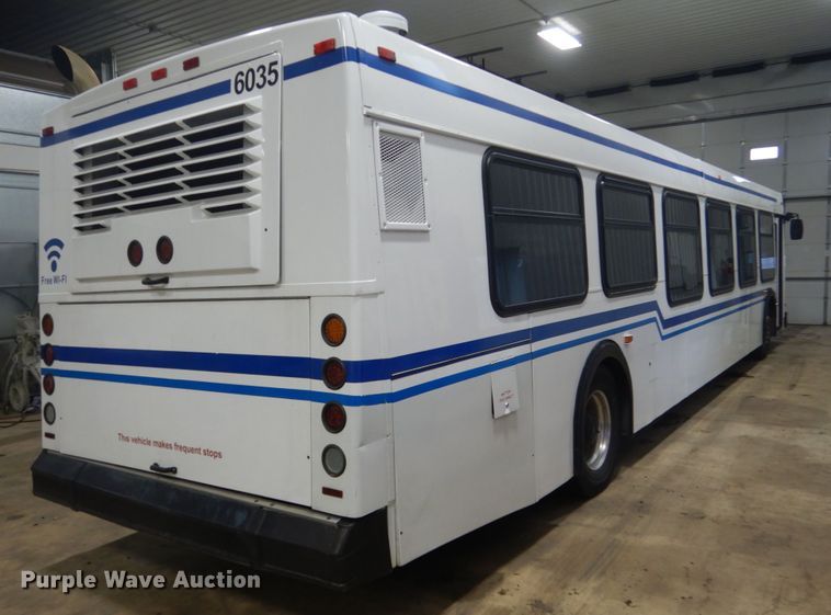 image for item HS9379 2003 New Flyer D40LF  shuttle bus