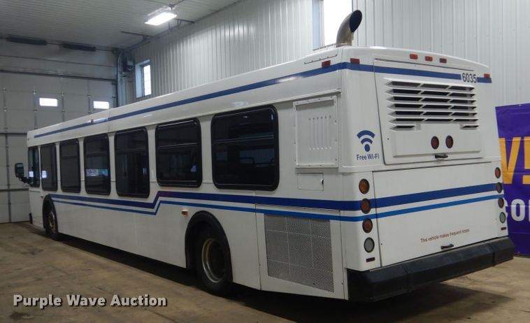 image for item HS9379 2003 New Flyer D40LF  shuttle bus