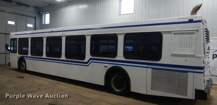 image for item HS9379 2003 New Flyer D40LF  shuttle bus