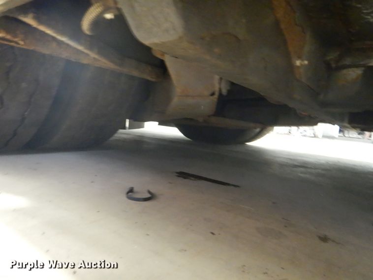 image for item HS9379 2003 New Flyer D40LF  shuttle bus