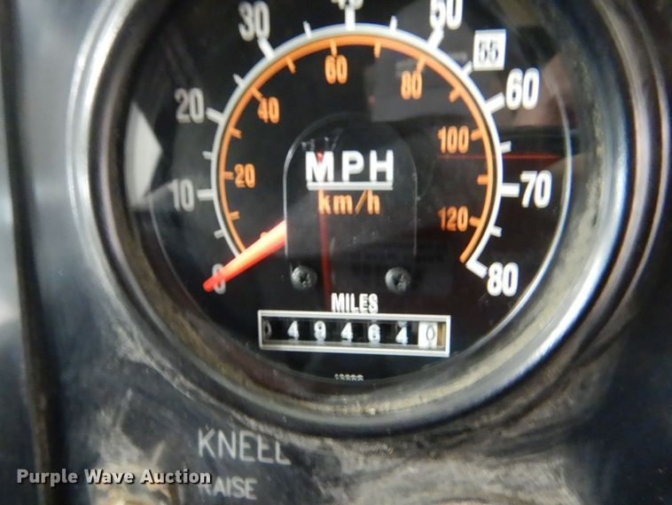 image for item HS9379 2003 New Flyer D40LF  shuttle bus