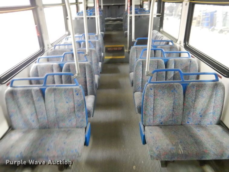 image for item HS9379 2003 New Flyer D40LF  shuttle bus