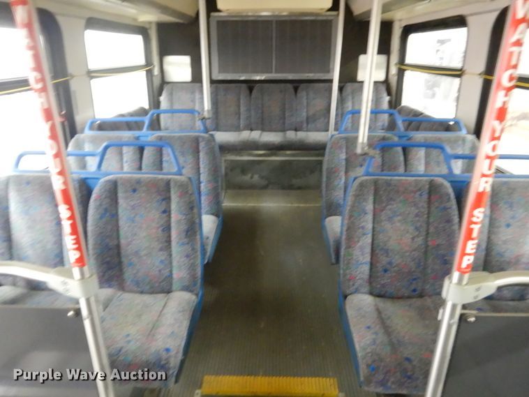 image for item HS9379 2003 New Flyer D40LF  shuttle bus