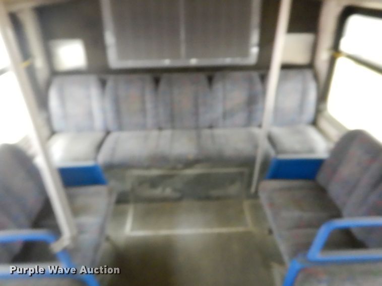 image for item HS9379 2003 New Flyer D40LF  shuttle bus