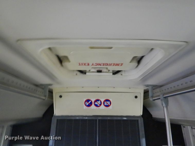 image for item HS9379 2003 New Flyer D40LF  shuttle bus