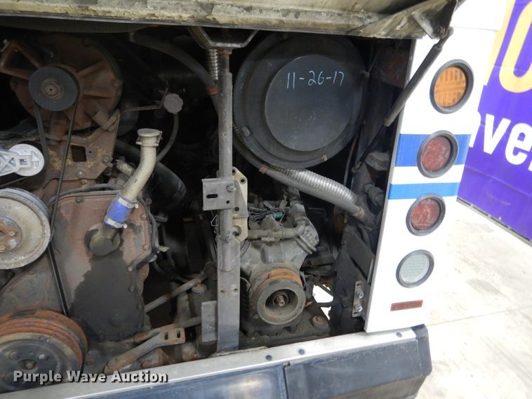 image for item HS9379 2003 New Flyer D40LF  shuttle bus