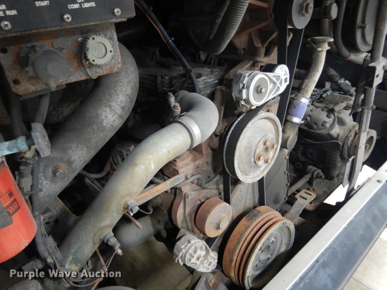 image for item HS9379 2003 New Flyer D40LF  shuttle bus