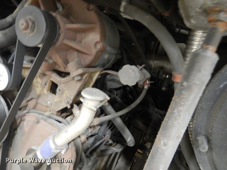 image for item HS9379 2003 New Flyer D40LF  shuttle bus