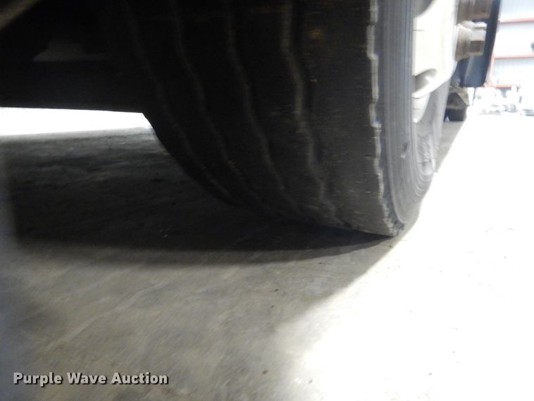 image for item HS9379 2003 New Flyer D40LF  shuttle bus