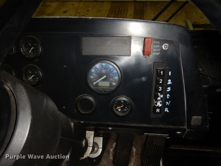 image for item HS9380 2006 New Flyer D40LF  shuttle bus