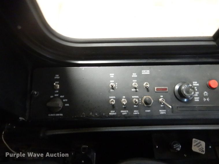 image for item HS9380 2006 New Flyer D40LF  shuttle bus