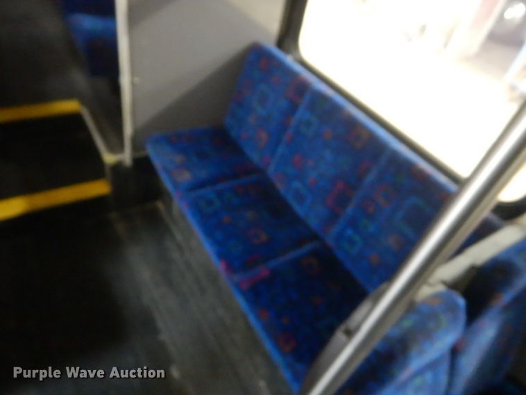 image for item HS9380 2006 New Flyer D40LF  shuttle bus