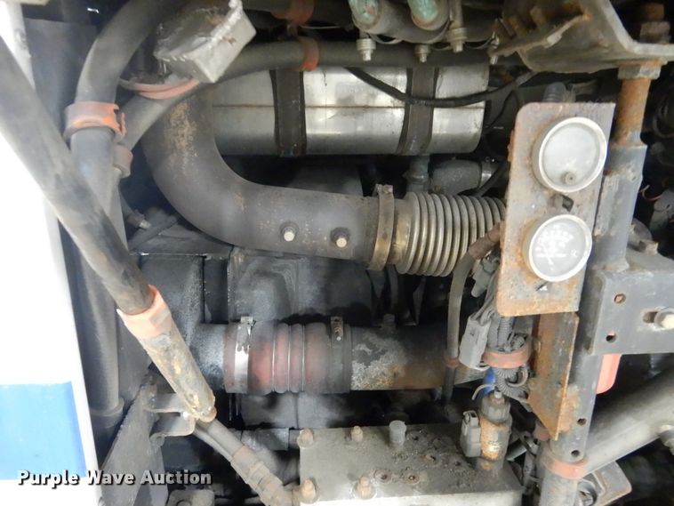 image for item HS9380 2006 New Flyer D40LF  shuttle bus