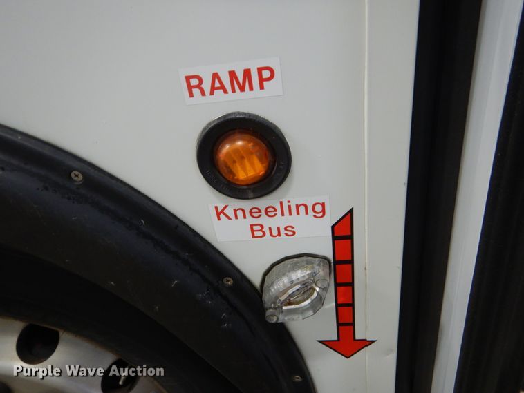 image for item HS9380 2006 New Flyer D40LF  shuttle bus