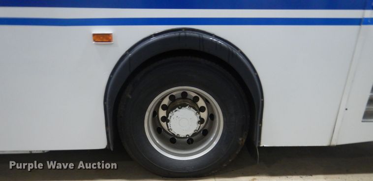 image for item HS9380 2006 New Flyer D40LF  shuttle bus