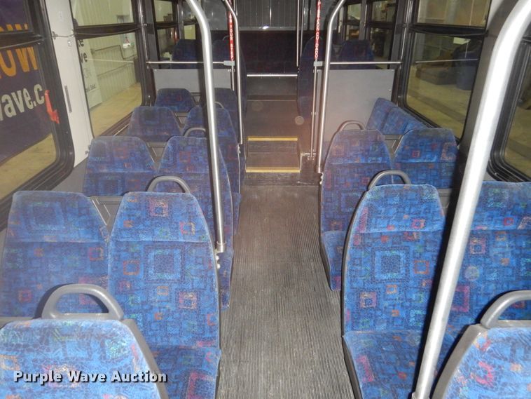 image for item HS9424 2006 New Flyer D40LF  coach bus