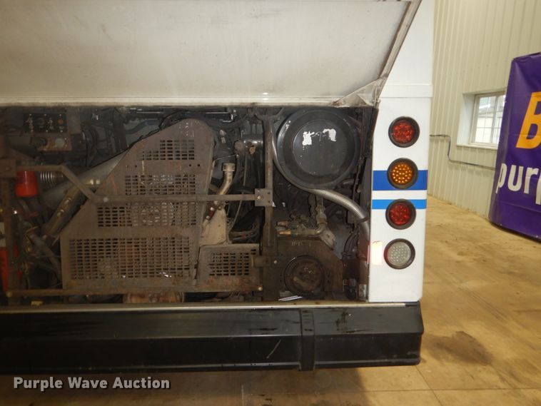 image for item HS9424 2006 New Flyer D40LF  coach bus