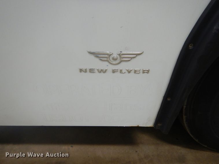 image for item HS9424 2006 New Flyer D40LF  coach bus