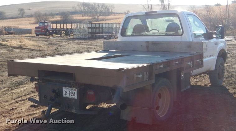 image for item HS9437 2004 Ford F450 Super Duty  flatbed truck
