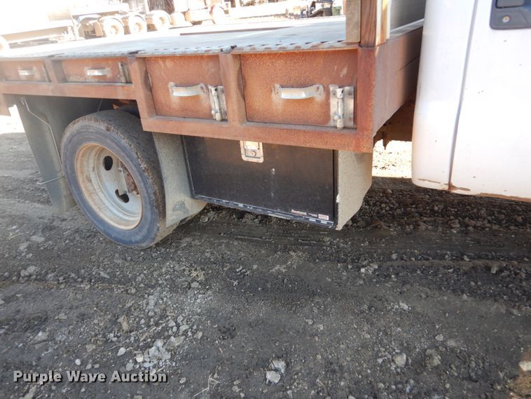 image for item HS9437 2004 Ford F450 Super Duty  flatbed truck