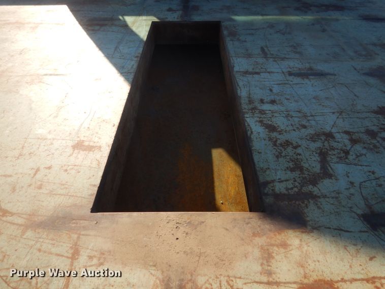 image for item HS9437 2004 Ford F450 Super Duty  flatbed truck