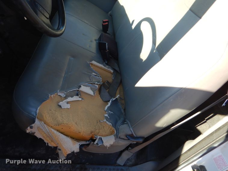 image for item HS9437 2004 Ford F450 Super Duty  flatbed truck