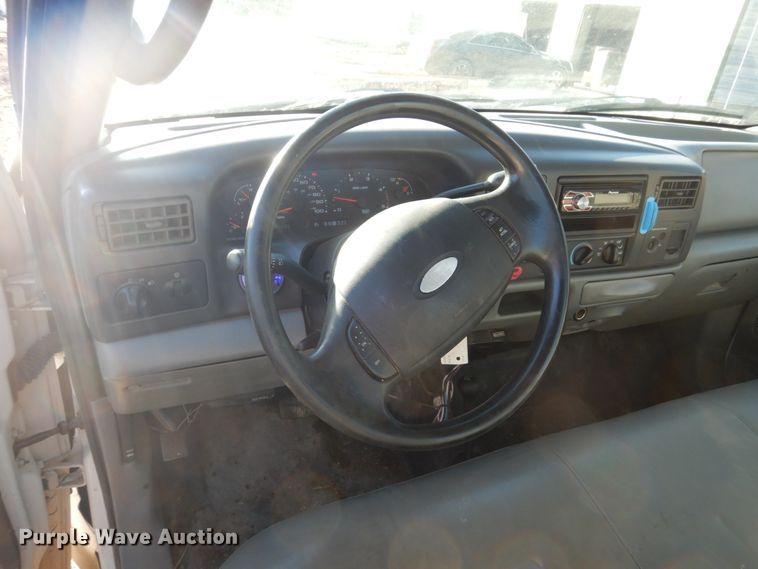 image for item HS9437 2004 Ford F450 Super Duty  flatbed truck