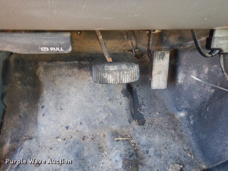 image for item HS9437 2004 Ford F450 Super Duty  flatbed truck