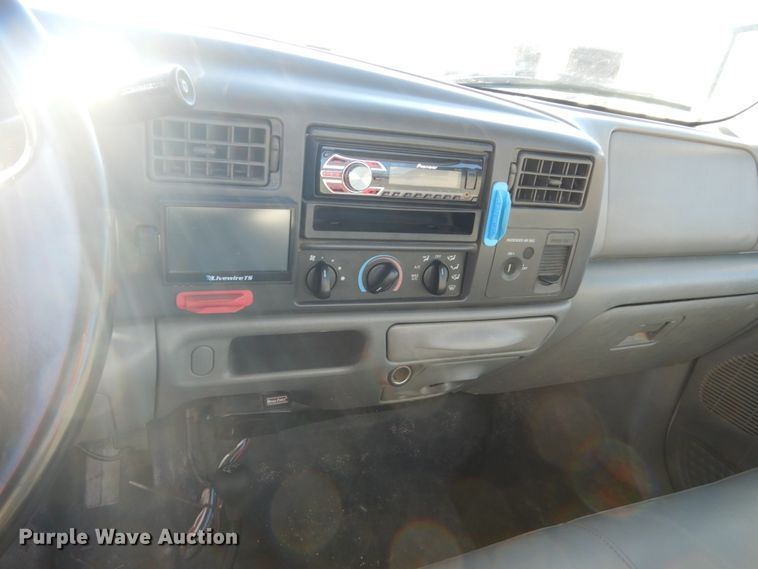 image for item HS9437 2004 Ford F450 Super Duty  flatbed truck