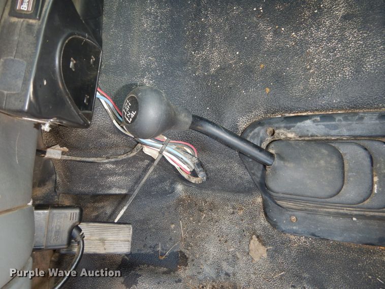 image for item HS9437 2004 Ford F450 Super Duty  flatbed truck