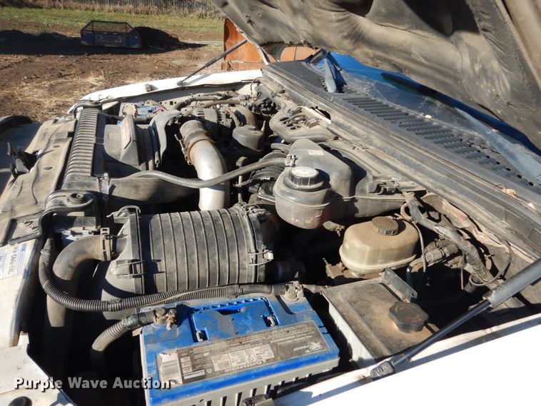 image for item HS9437 2004 Ford F450 Super Duty  flatbed truck