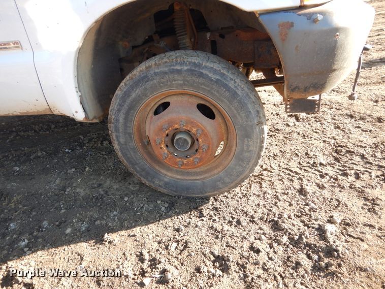 image for item HS9437 2004 Ford F450 Super Duty  flatbed truck