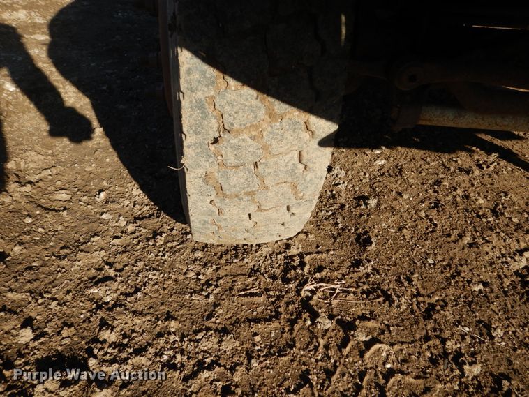 image for item HS9437 2004 Ford F450 Super Duty  flatbed truck