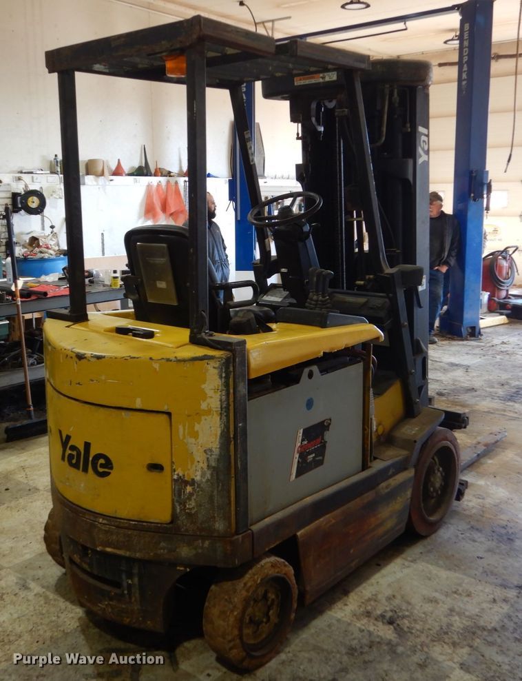 image for item HS9446 Yale ERC040RGN36TQ088  forklift