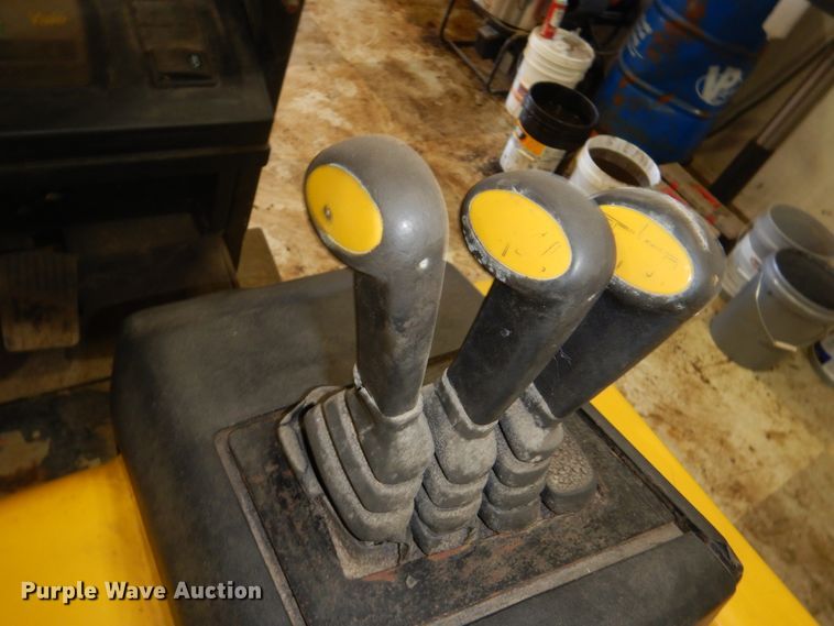 image for item HS9446 Yale ERC040RGN36TQ088  forklift