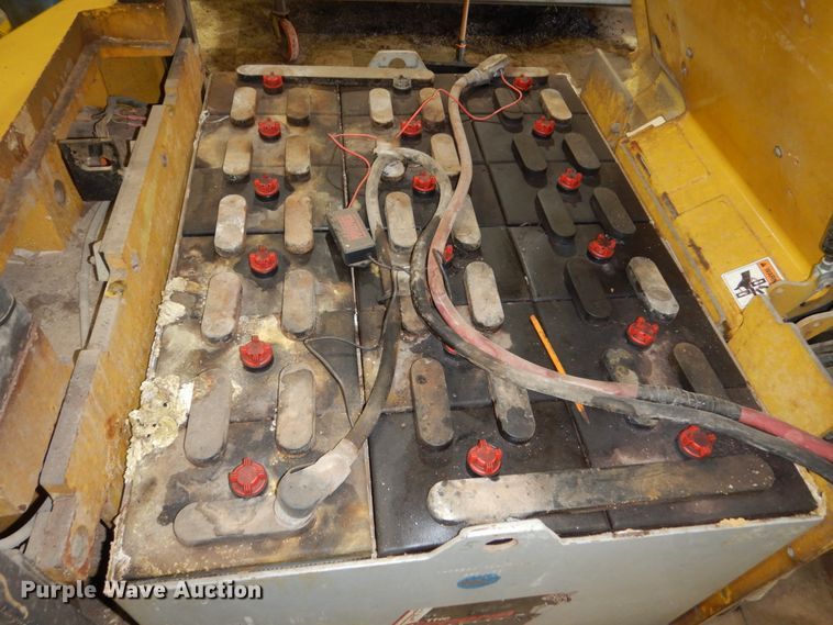 image for item HS9446 Yale ERC040RGN36TQ088  forklift