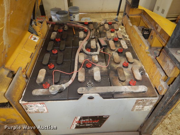 image for item HS9446 Yale ERC040RGN36TQ088  forklift