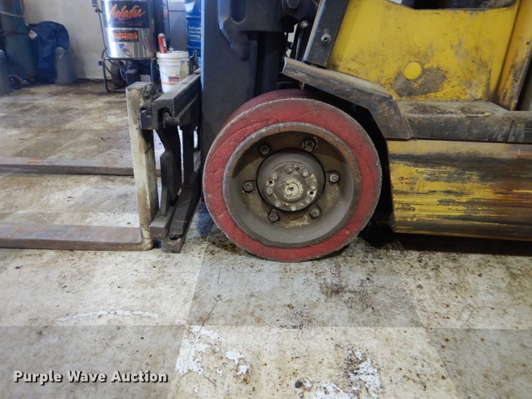 image for item HS9446 Yale ERC040RGN36TQ088  forklift