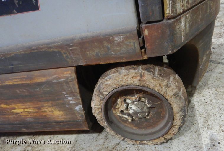 image for item HS9446 Yale ERC040RGN36TQ088  forklift