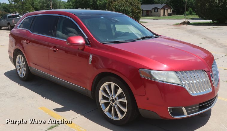 image for item HT9551 2010 Lincoln MKT  SUV